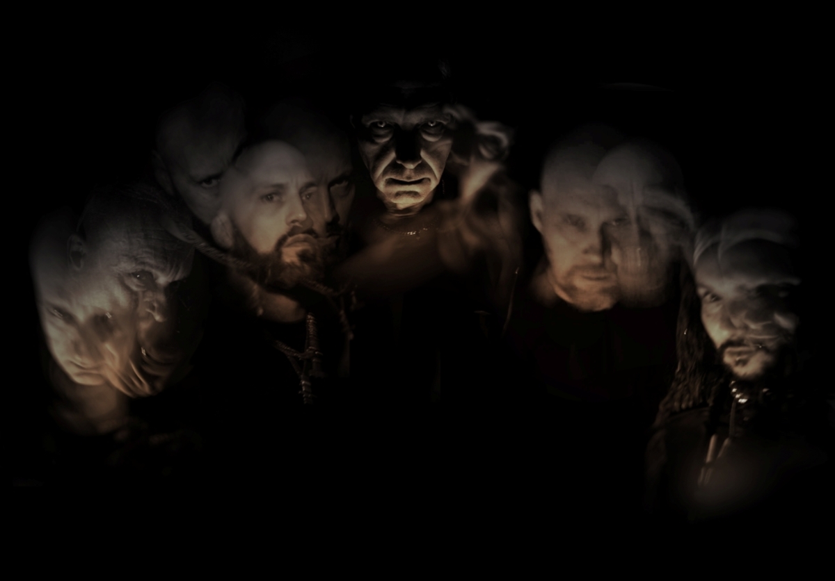 史上最も影響力のあるブラック・メタル・バンド MAYHEM、来日公演の